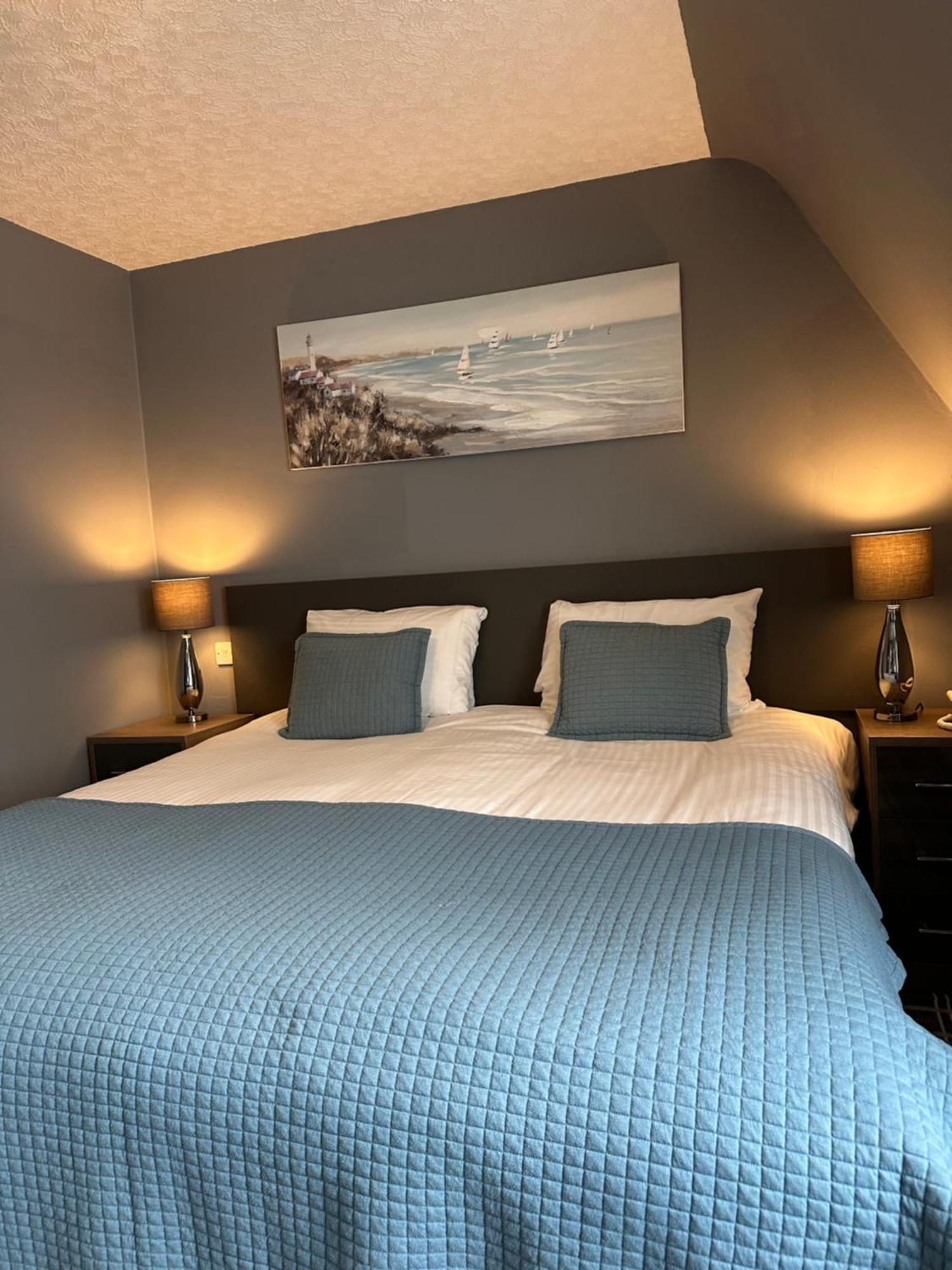 Cullen Bay Hotel Dış mekan fotoğraf