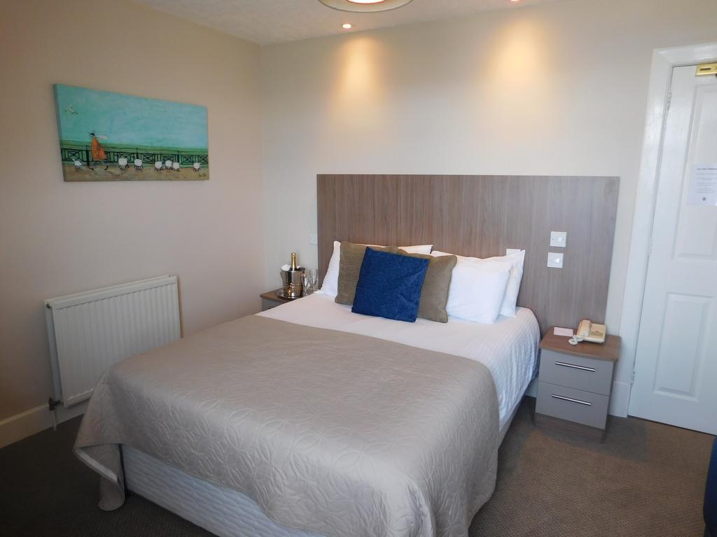 Cullen Bay Hotel Dış mekan fotoğraf