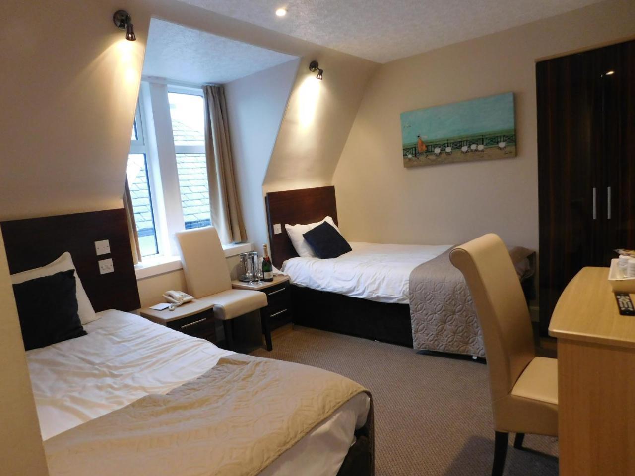 Cullen Bay Hotel Dış mekan fotoğraf